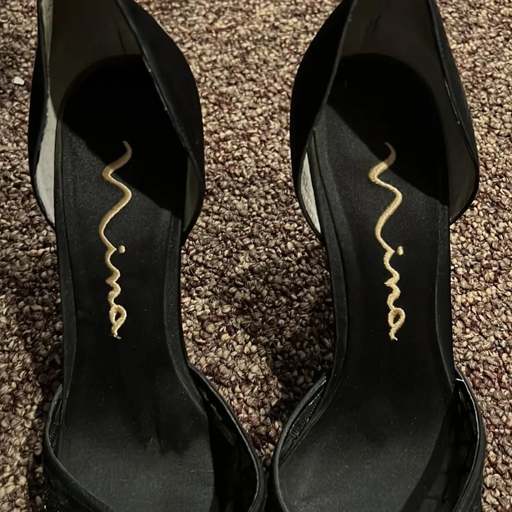 Heels - Picture 4 of 4